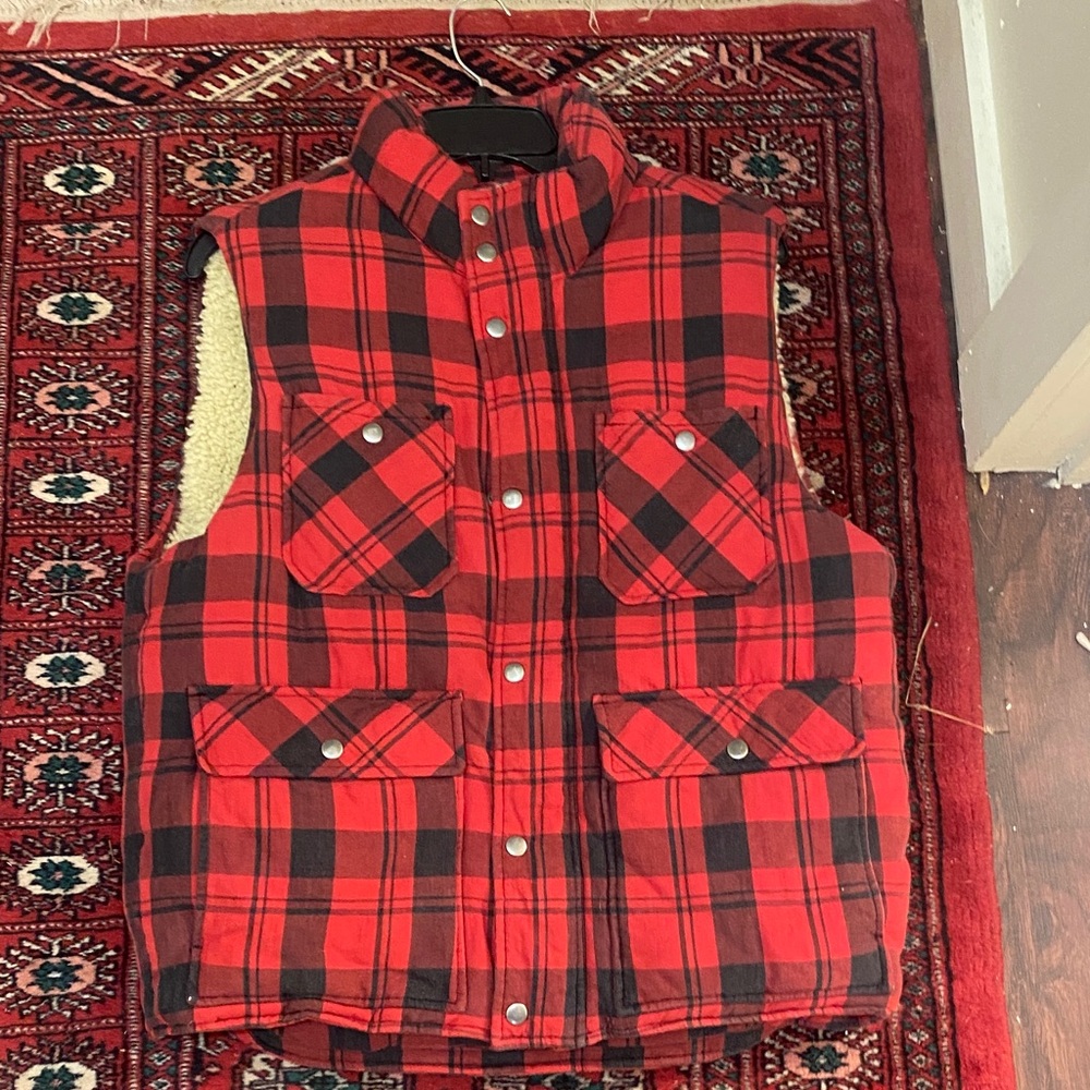 GAP Red and Black Checkered Vest men’s size small